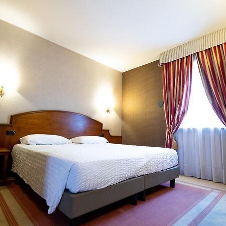 Hotel Rendez Vous Шатийон Экстерьер фото