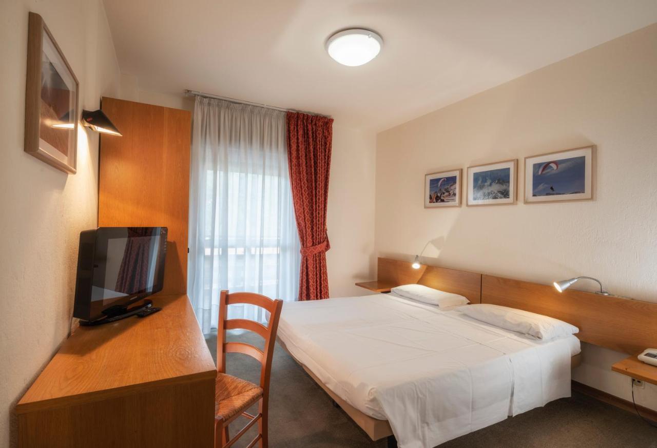 Hotel Rendez Vous Шатийон Экстерьер фото