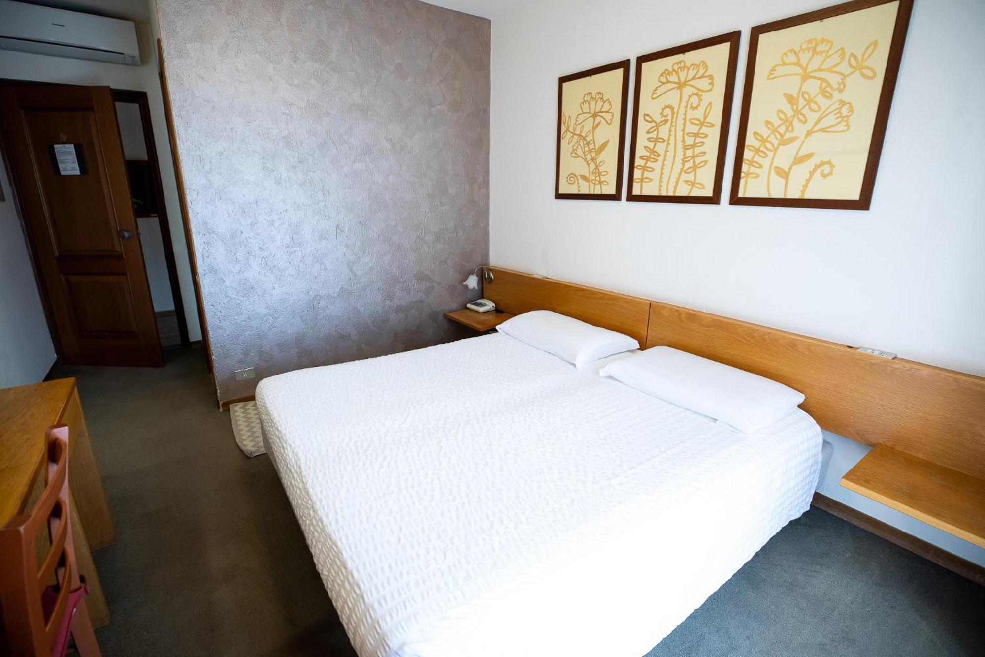Hotel Rendez Vous Шатийон Экстерьер фото