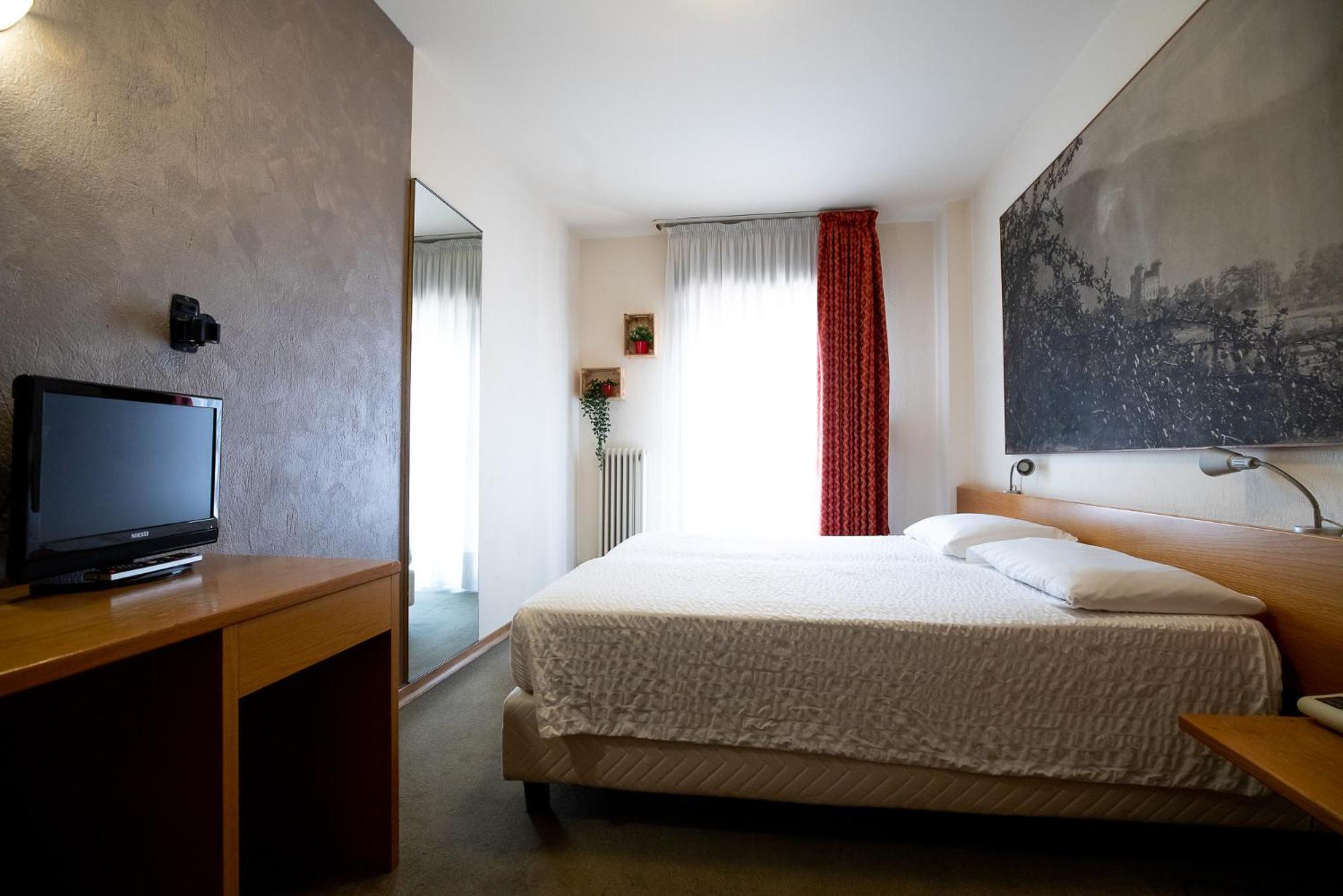 Hotel Rendez Vous Шатийон Экстерьер фото