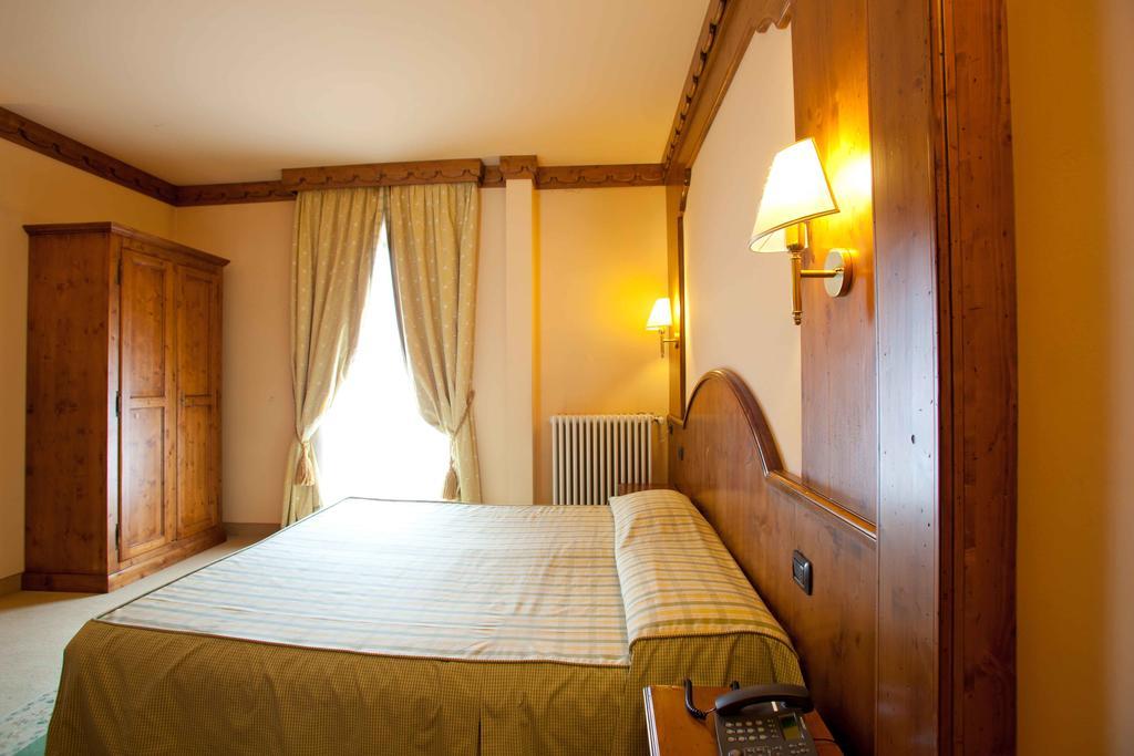 Hotel Rendez Vous Шатийон Номер фото