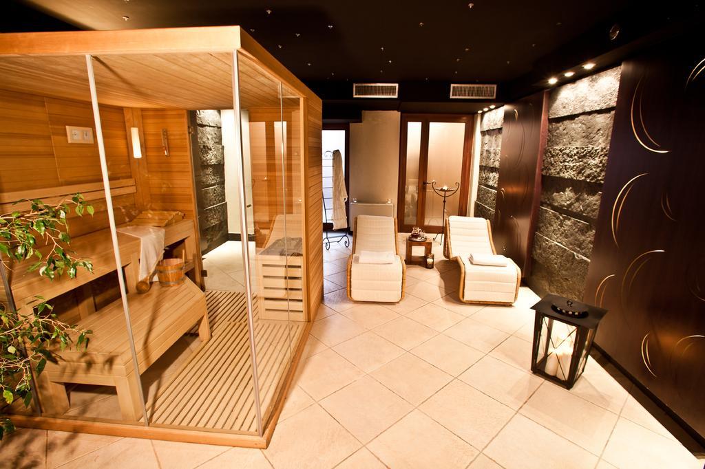 Hotel Rendez Vous Шатийон Экстерьер фото