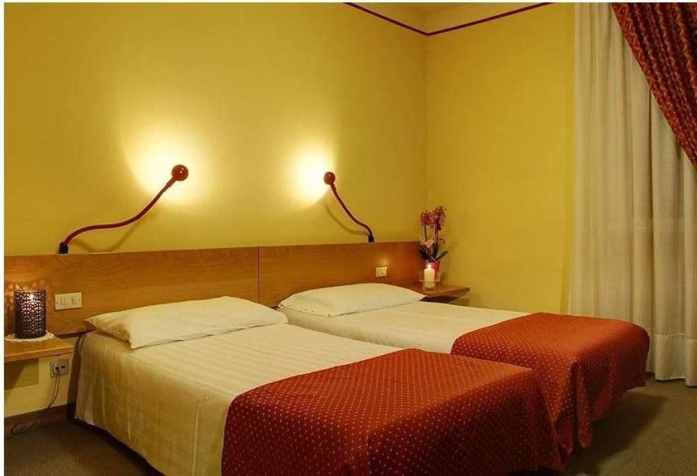 Hotel Rendez Vous Шатийон Экстерьер фото