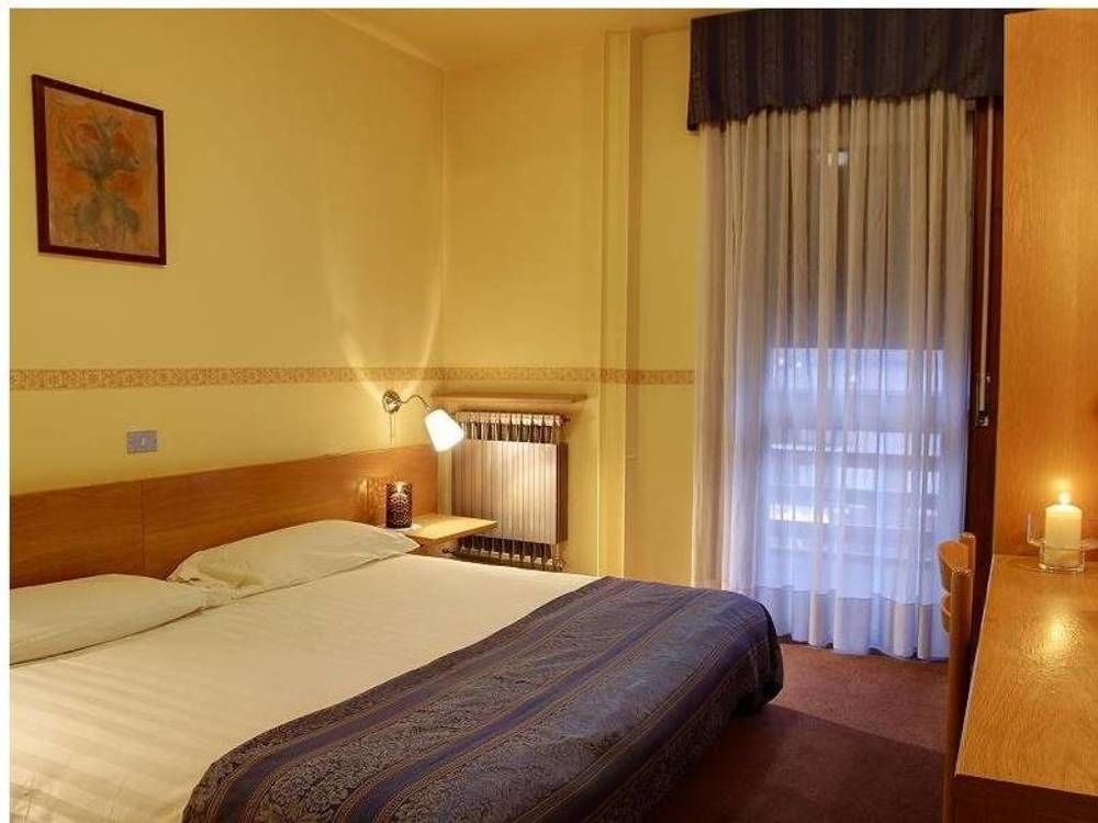 Hotel Rendez Vous Шатийон Экстерьер фото