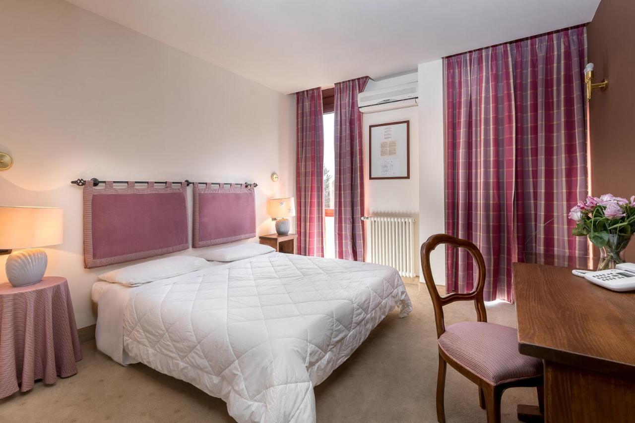 Hotel Rendez Vous Шатийон Экстерьер фото