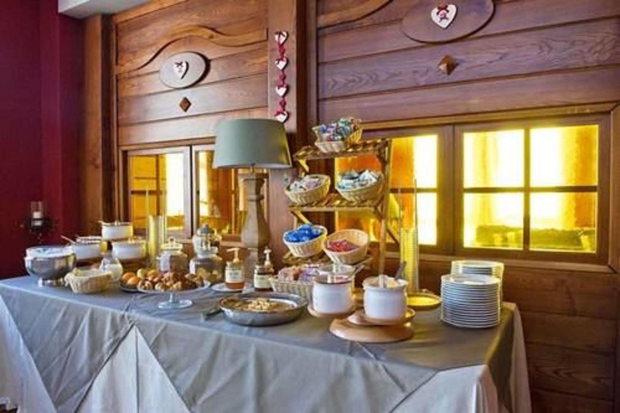 Hotel Rendez Vous Шатийон Экстерьер фото